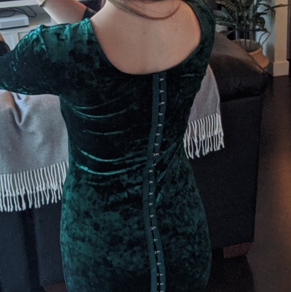 Velvet Green Mini Dress - Picture 7 of 8